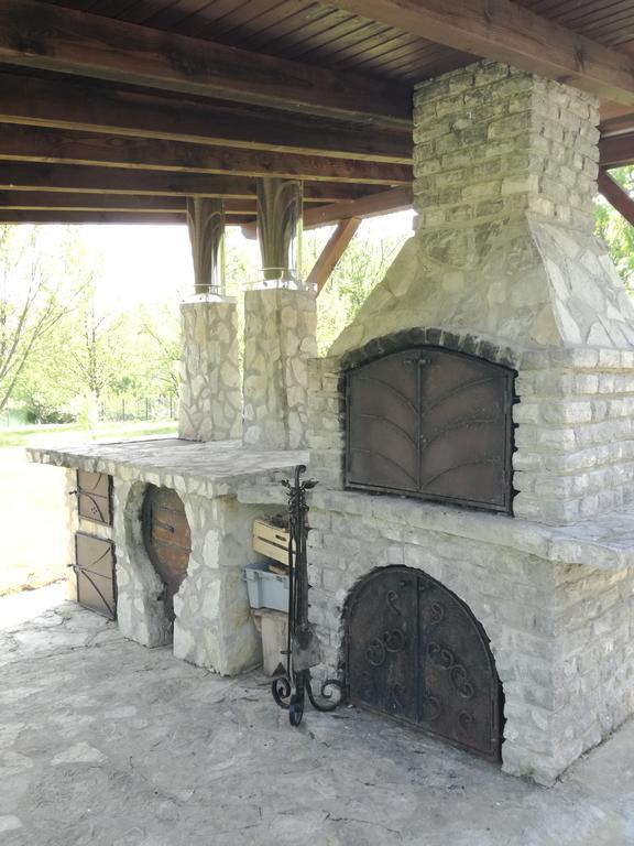 Mila Holiday Home Lohovo Kültér fotó